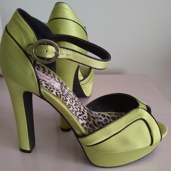 Platform Heels - Picture 4 of 6